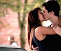 vampire diaries premiere rencontre elena damon