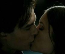 rencontre entre damon et elena
