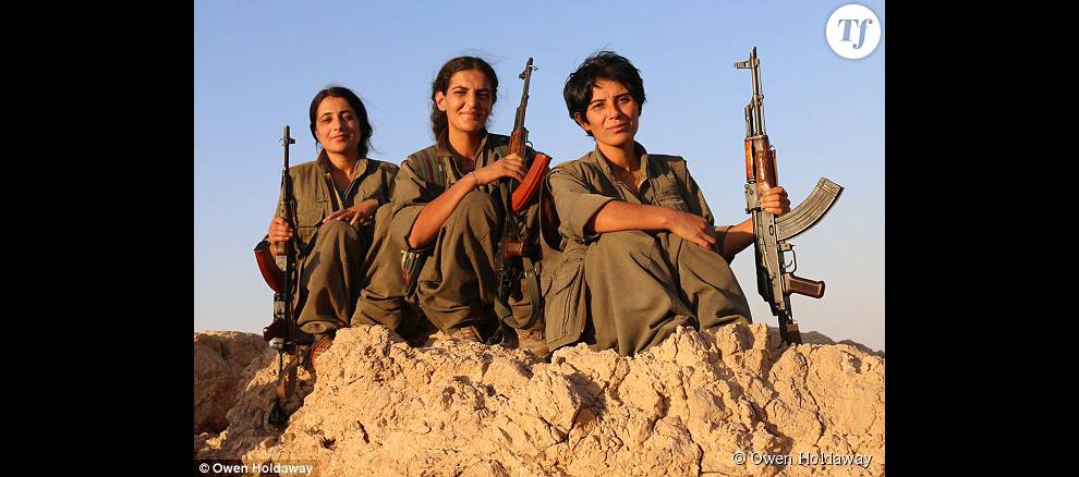 Un escadron de femmes contre l'Etat islamique 337712-de-gauche-a-droite-raparin-roza-et-990x0-5