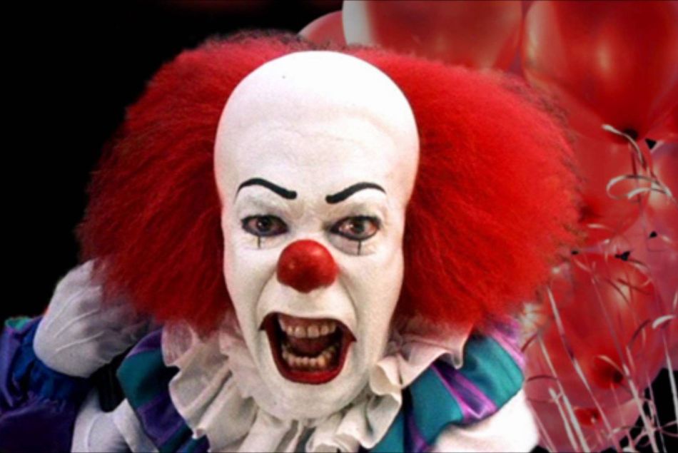 Le clown de Ça, il est revenu, joué par Tim Curry.