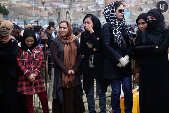 Des femmes présentes aux funérailles de Farkhunda à Kaboul le 22 mars 2015.