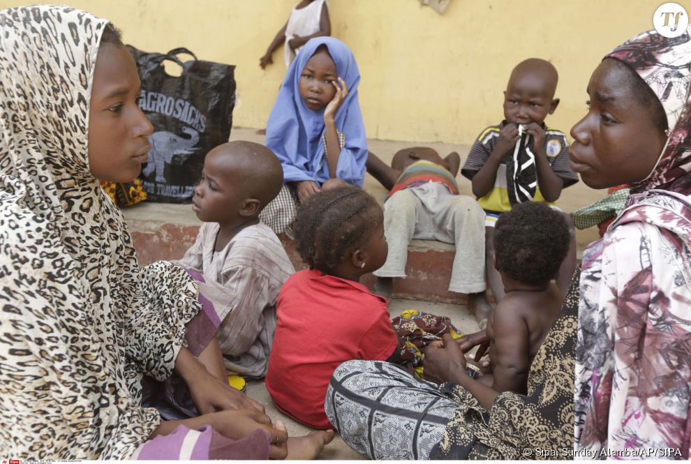 Des femmes et des enfants sauvés par l&#039;armée nigériane au camp de Yola