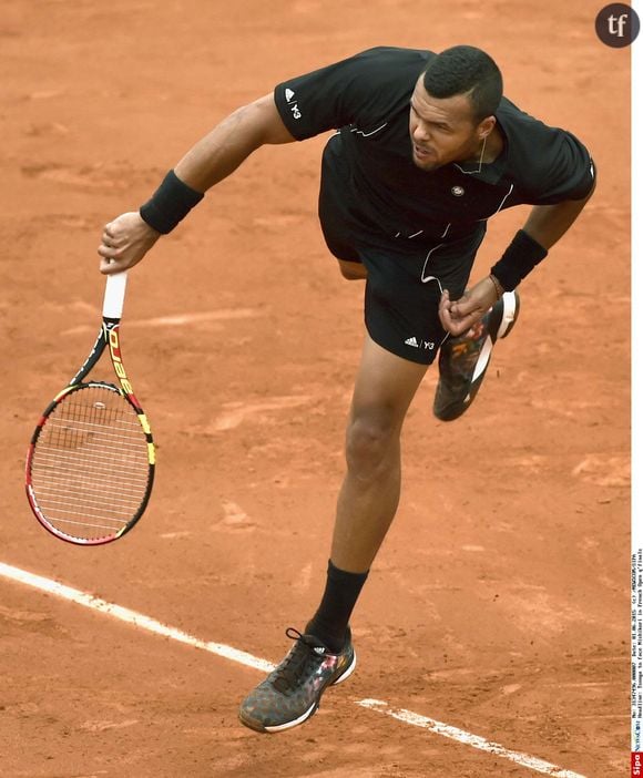 Jo-Wilfried Tsonga défie le finaliste de l'US Open 2014, Nishikori, pour une place en demi-finale à Roland-Garros.