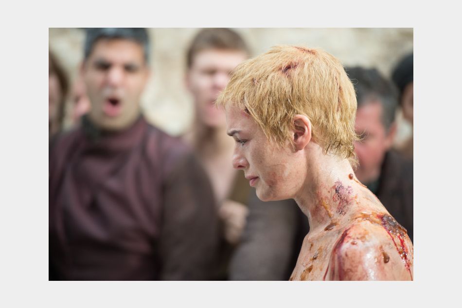 La marche de la honte de Cersei Lannister dans l'épisode 10 saison 5