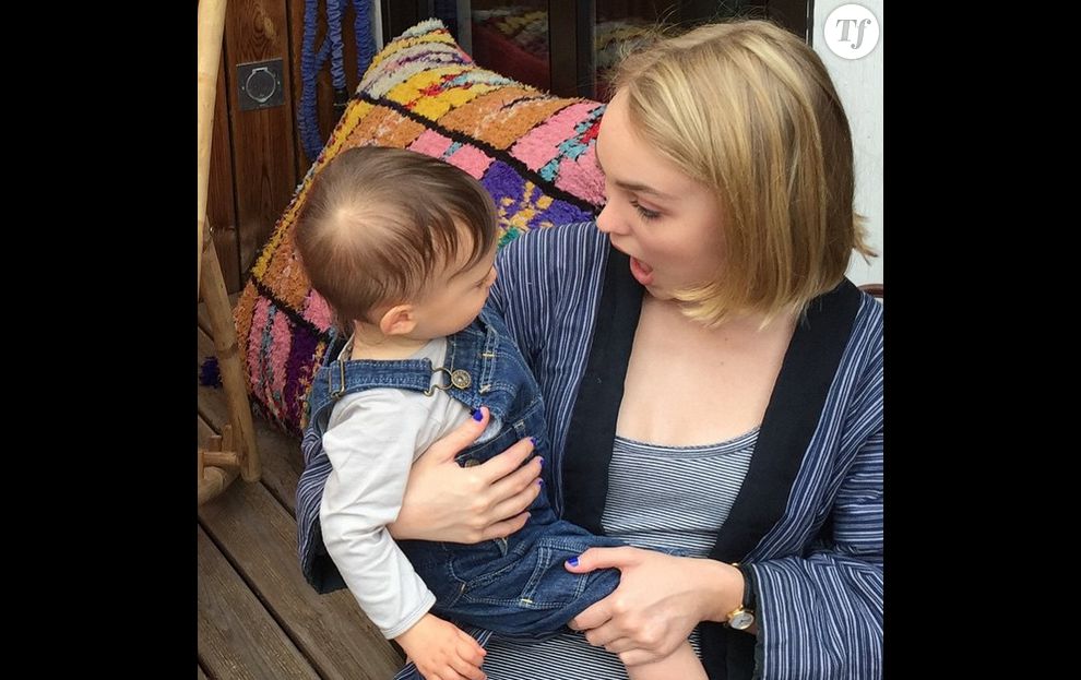 Lily-Rose Depp en émoi devant un bébé, via Instagram.