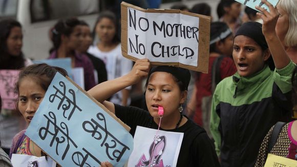 Une constitution "anti-femmes" fait craindre le pire au Népal