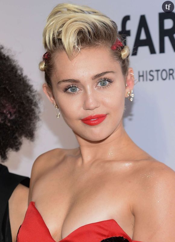 Miley Cyrus à l'amfAR 2015.