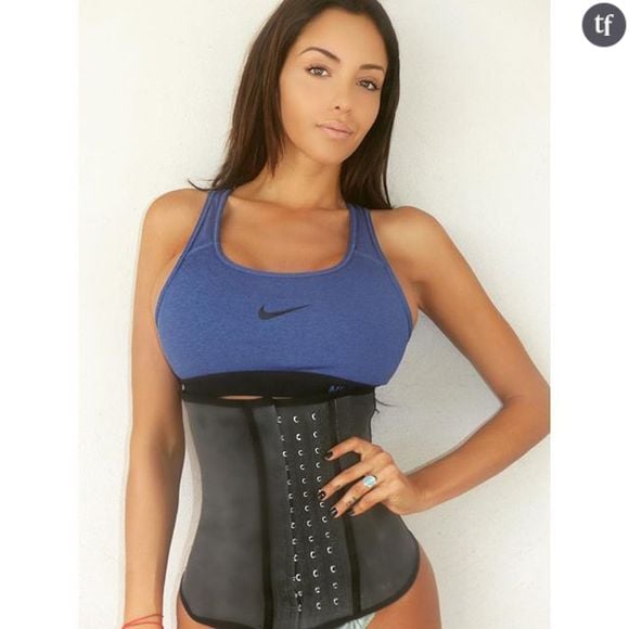 Nabilla est totalement accro à son corset.