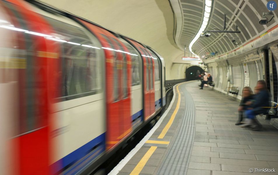 Un utilisateur de Facebook a été témoin d'une scène surréaliste dans le métro londonien !