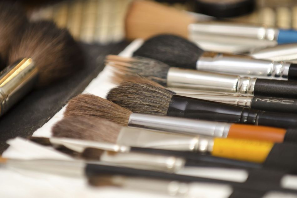 Savez-vous vraiment à quelle fréquence nettoyer vos pinceaux et éponges à maquillage ?
