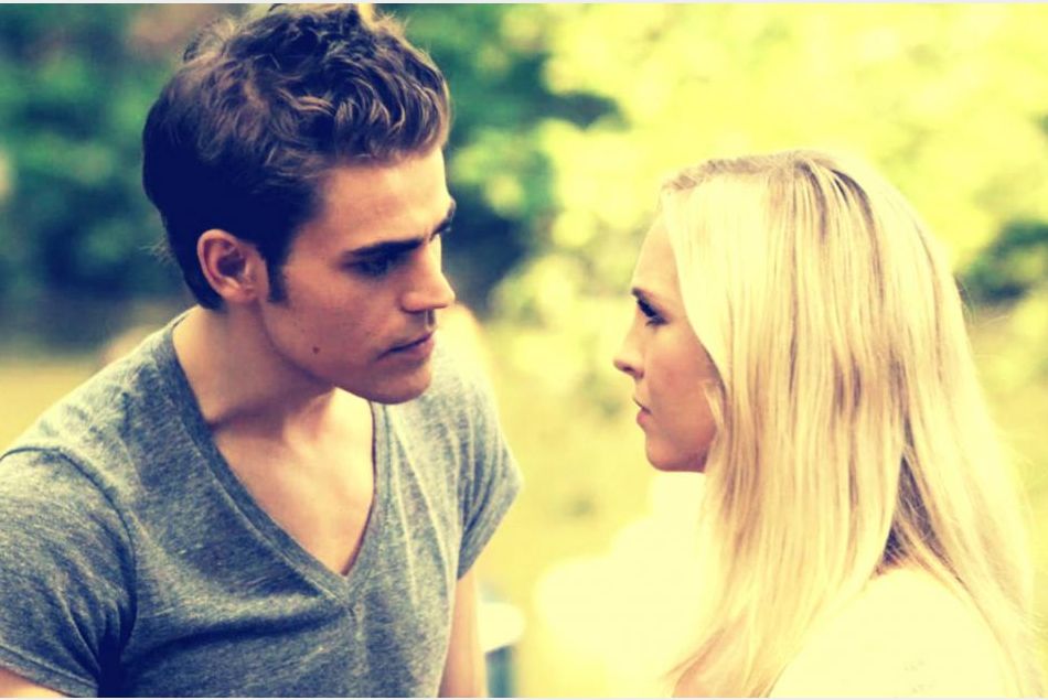 Caroline et Stefan devraient rapidement former un couple solide dans la saison 7 de la série "The Vampire Diaries".