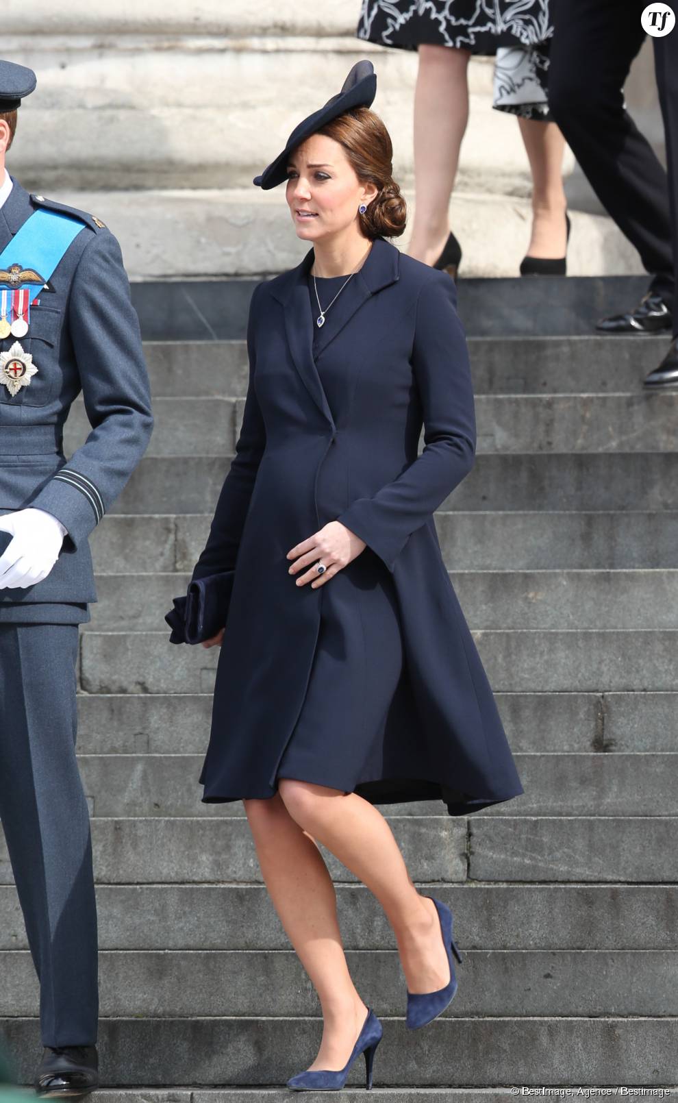 Kate Middleton lors d'une cérémonie officielle en mars Terrafemina