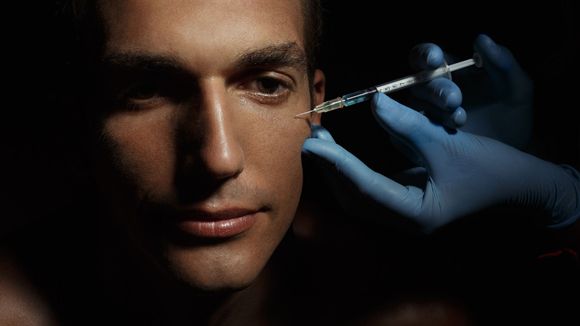 Le boom du "Brotox" : pourquoi de plus en plus d'hommes succombent à la chirurgie esthétique