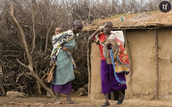 Des Tanzaniennes dans un village