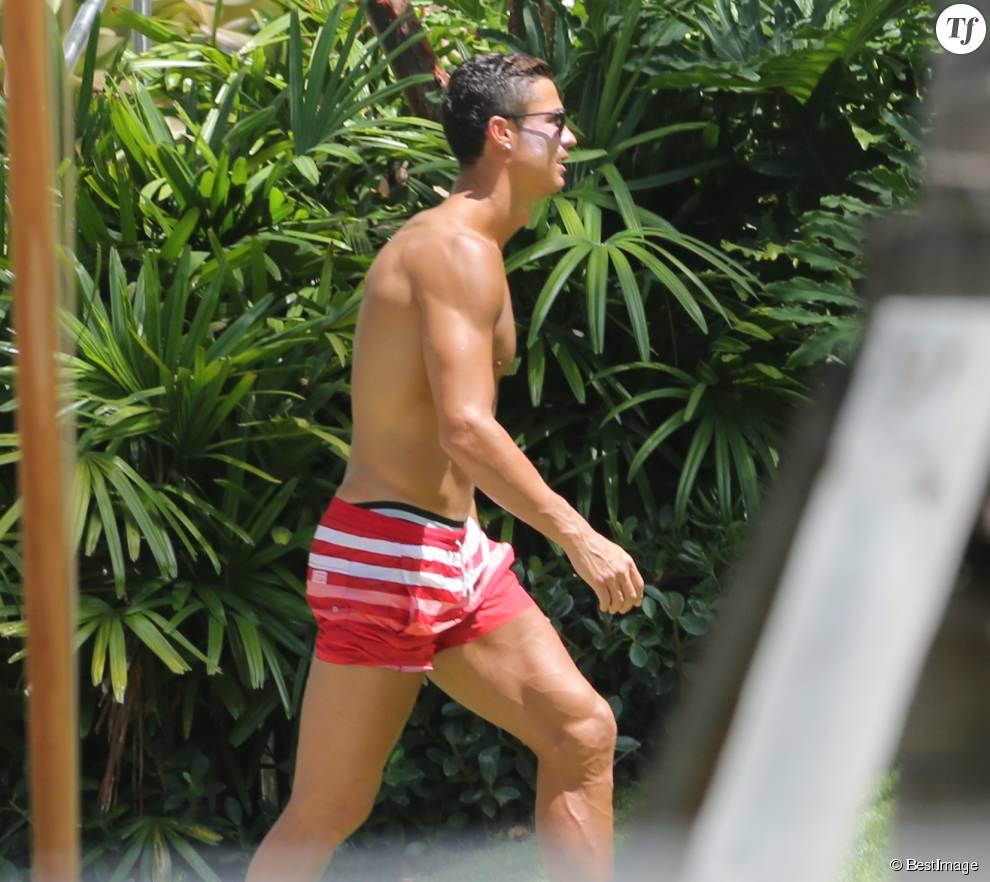  Cristiano Ronaldo et son fils Cristiano Jr en vacances à Miami le 24 juin 2015  