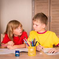 Pour trop d'enfants, les devoirs à la maison font plus de mal que de bien