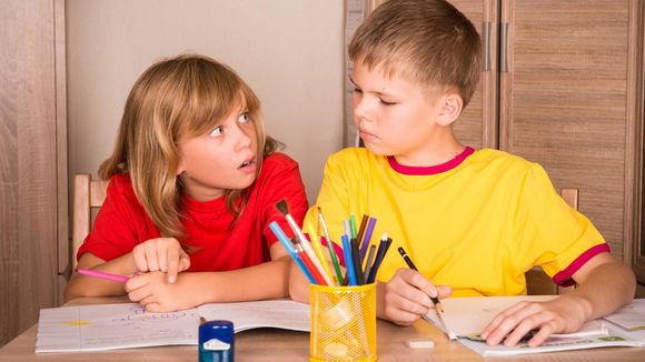 Pour trop d'enfants, les devoirs à la maison font plus de mal que de bien