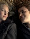 Stefan et Caroline dans The Vampire Diaries.