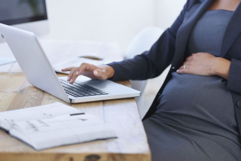 La start-up Domo offre la garde-robe de grossesse à ses salariées enceintes