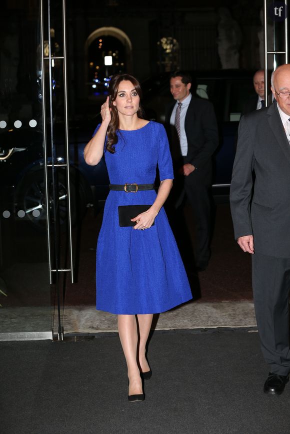Catherine Kate Middleton, la duchesse de Cambridge remet des " The Fostering Awards" à Londres, le 17 novembre 2015. 