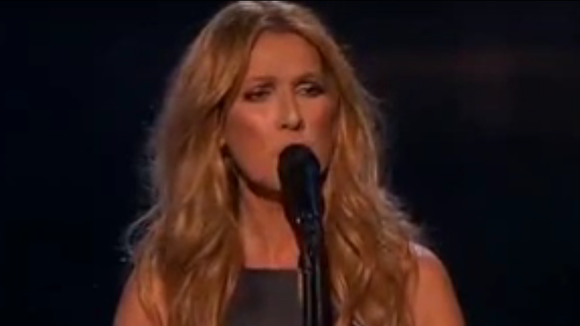 Céline Dion chante "L'hymne à l'amour" en hommage aux victimes des attentats de Paris (vidéo)