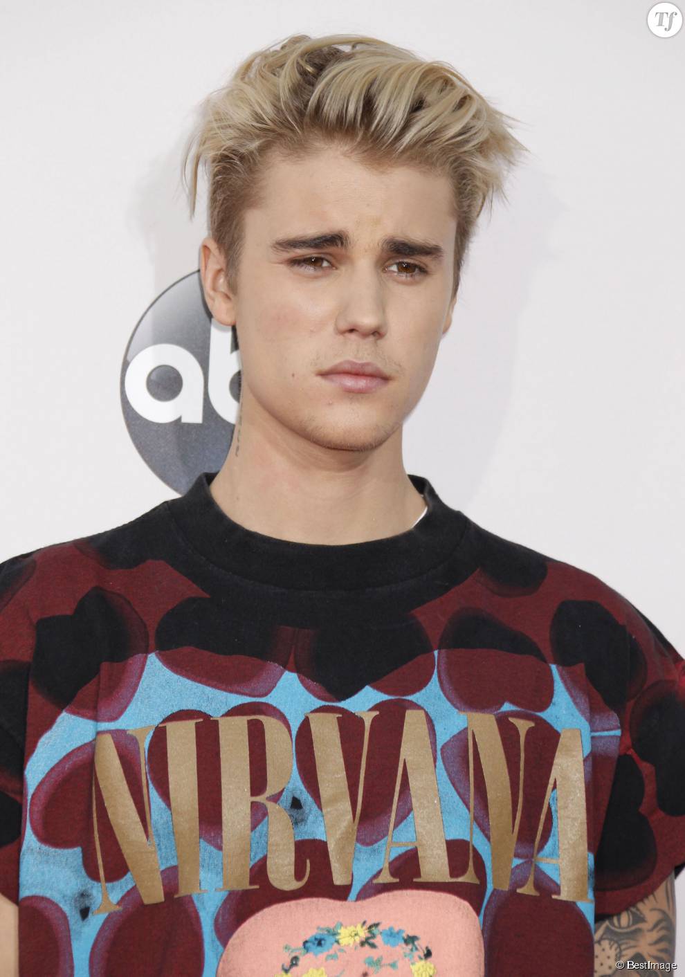  Justin Bieber à la 43ème cérémonie annuelle des &quot;American Music Awards&quot; à Los Angeles, le 22 novembre 2015.  