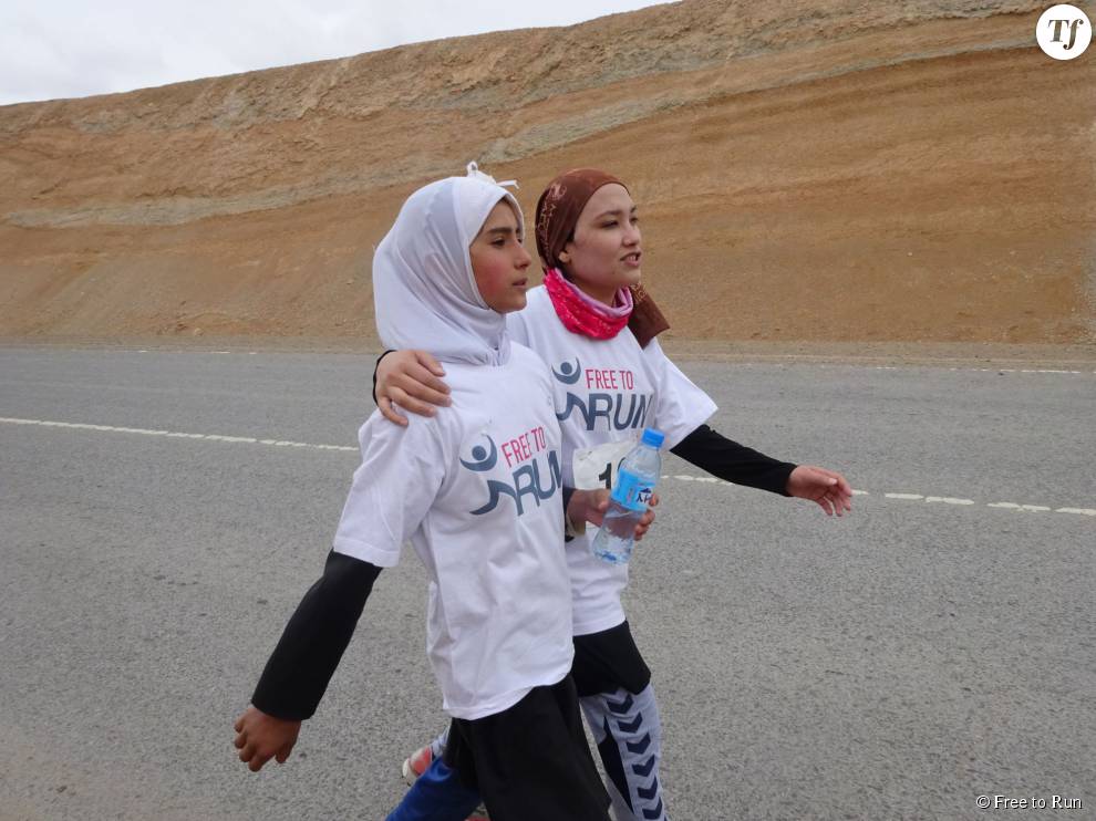 Zainab (à droite) et une partenaire d&#039;entraînement