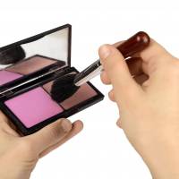 Maquillage : comment choisir le bon blush ?