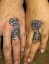 Tatouage alliance : couple de squelettes