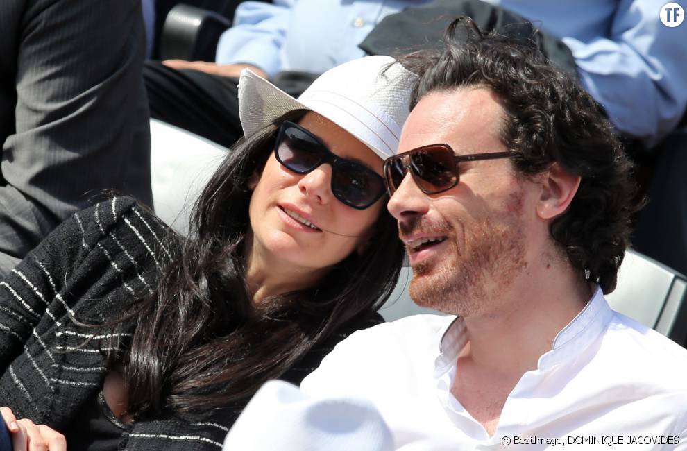 Marie Drucker et son compagnon Mathias Vicherat dans les tribunes de Roland Garros en mai 2015