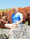  Guillaume, 41 ans, 3 enfants, éleveur de vaches allaitantes en Languedoc-Roussillon – Midi-Pyrénées 
  
  