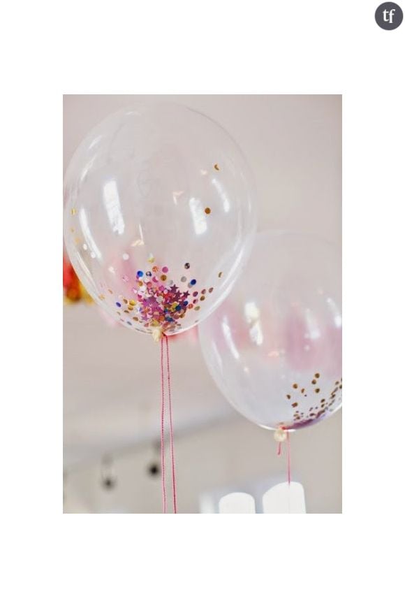 Des ballons confettis