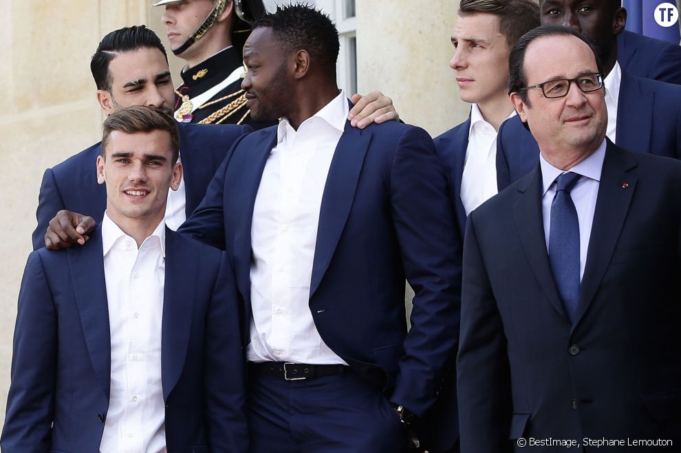 François Hollande reçoit l&#039;équipe de France de football après la défaite en finale de l&#039;Euro contre le Portugal au Palais de l&#039;Elysée à Paris le 11 juillet 2016