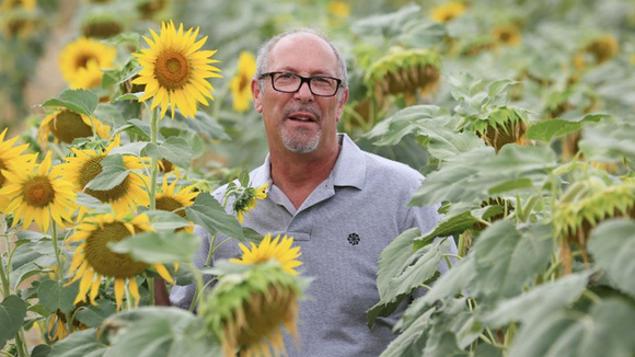 L'amour est dans le pré 2016 : Bernard en couple ? Le céréalier raconte son coup de coeur