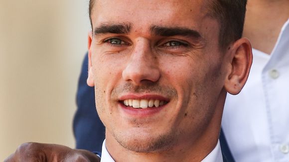 Antoine Griezmann : il s'éclate en maillot de bain dans une piscine (vidéo)