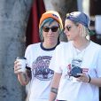 Kristen Stewart se promène avec sa petite amie Alicia Cargile dans les rues de Los Feliz