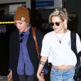 Kristen Stewart et sa compagne Alicia Cargile arrivent à l'aéroport de Los Angeles (LAX), le 19 mai 2016