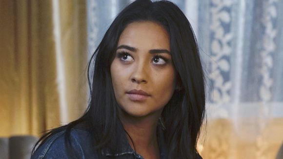 Pretty Little Liars saison 7 : le mariage va-t-il avoir lieu ? (spoilers)