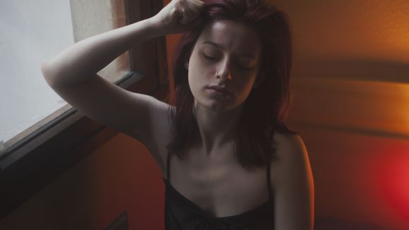 Cette lumière rouge pourrait vous aider à mieux dormir