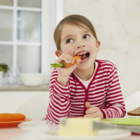 Et si on payait les enfants pour manger des fruits et des légumes ?