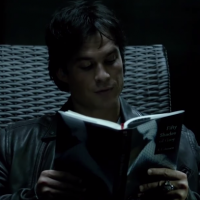 Vampire Diaries saison 8 : Damon est fan de Christian Grey (vidéo)