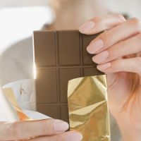 Combien de chocolat noir faut-il manger pour vivre plus longtemps ?