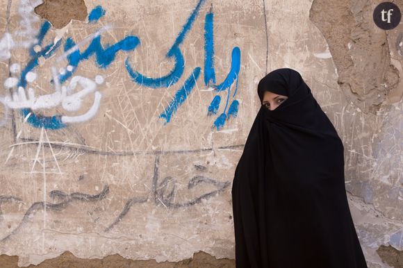 Une femme iranienne, voilée "convenablement"