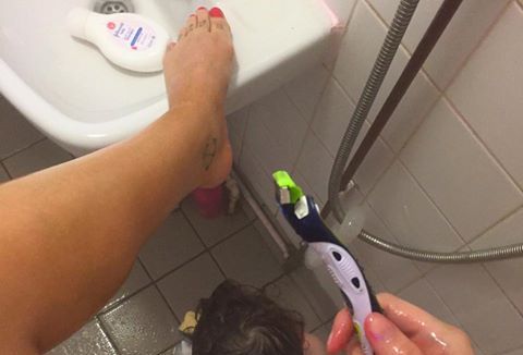 Cette maman poste une photo ultra-réaliste sur la vie de parent