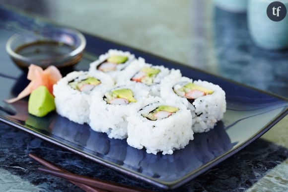 6 california rolls au saumon  : 225 Kcal