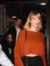 Taylor Swift porte le carré long avec une frange