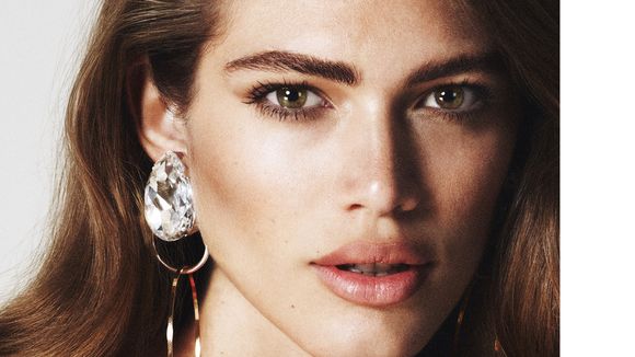 Avec Valentina Sampaio, "Vogue" célèbre la beauté transgenre pour la première fois