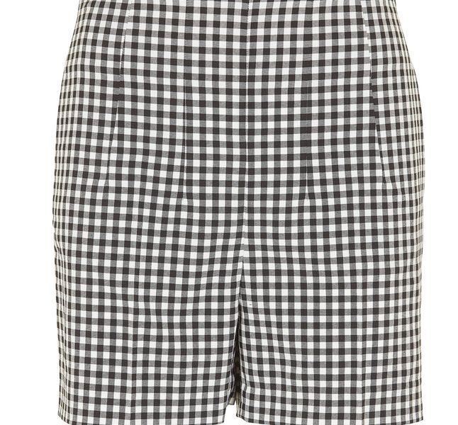 Mom short : comment porter le short tendance de l'été Mom short : comment porter le short tendance de l'été