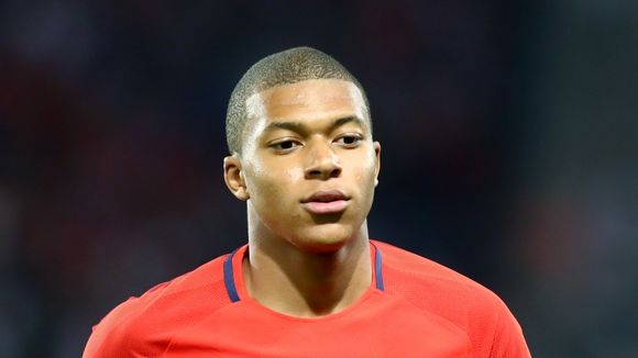 Kylian Mbappé : est-il en couple ou célibataire ?