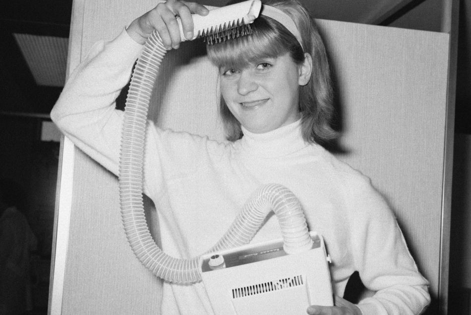 Nouveau sèche-cheveux présenté au SAM de 1968